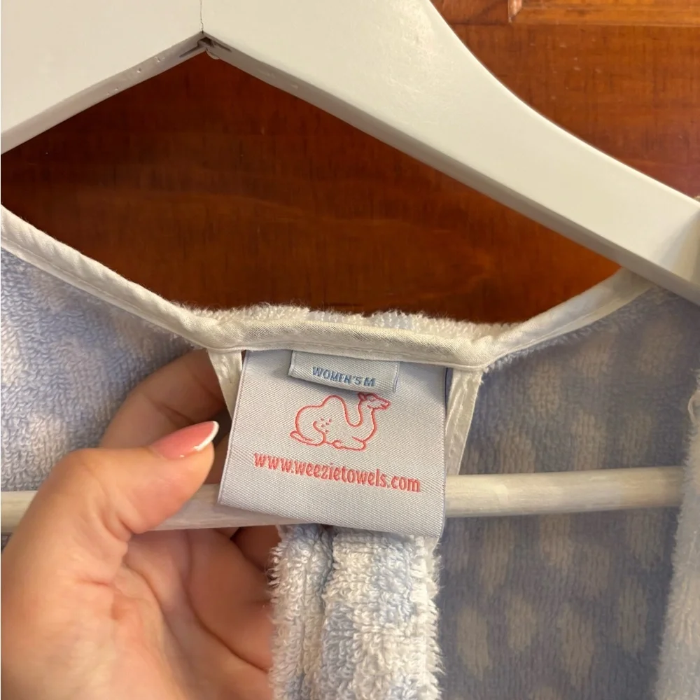 Weezie Short Plush Robe - M Blue Millie - Picture 6 of 11